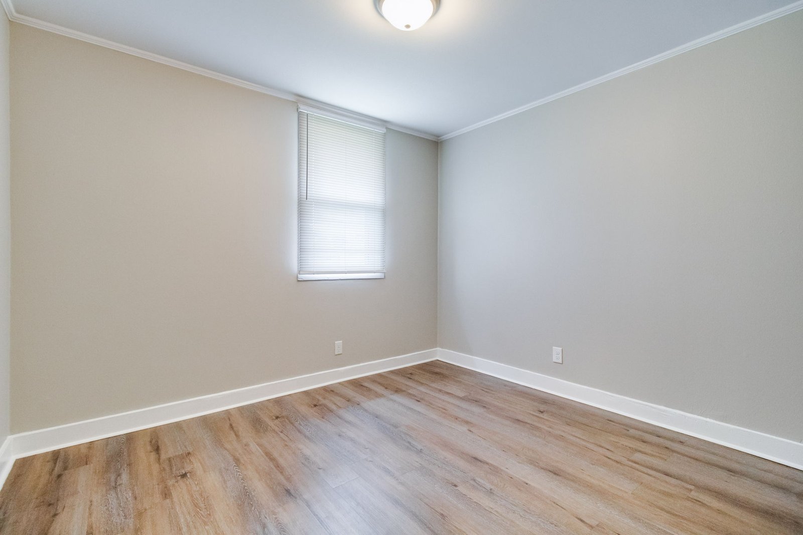 10-web-or-mls-115 S Girouard Rd-E1-8