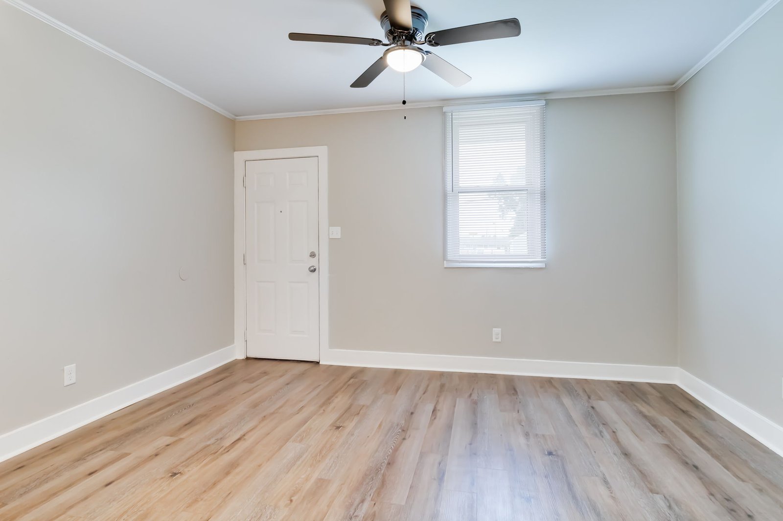 3-web-or-mls-115 S Girouard Rd-E1-2