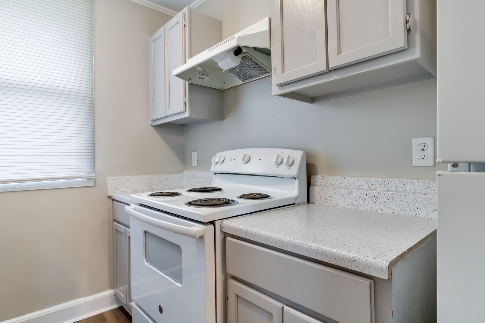 7-web-or-mls-115 S Girouard Rd-E1-6